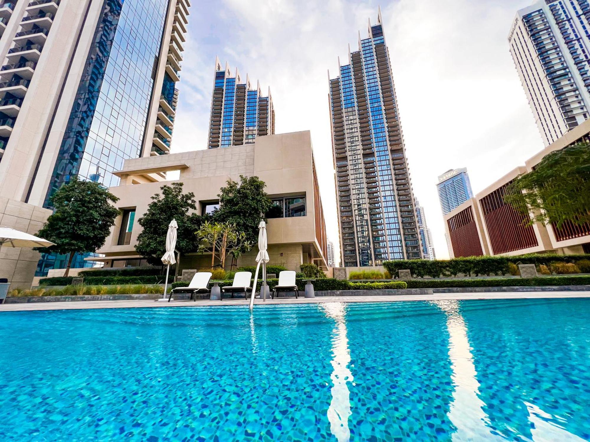 Downtown Luxury - Stunning Burj Khalifa & Sea View - 5 Minutes Walk To Dubai Mall Kültér fotó