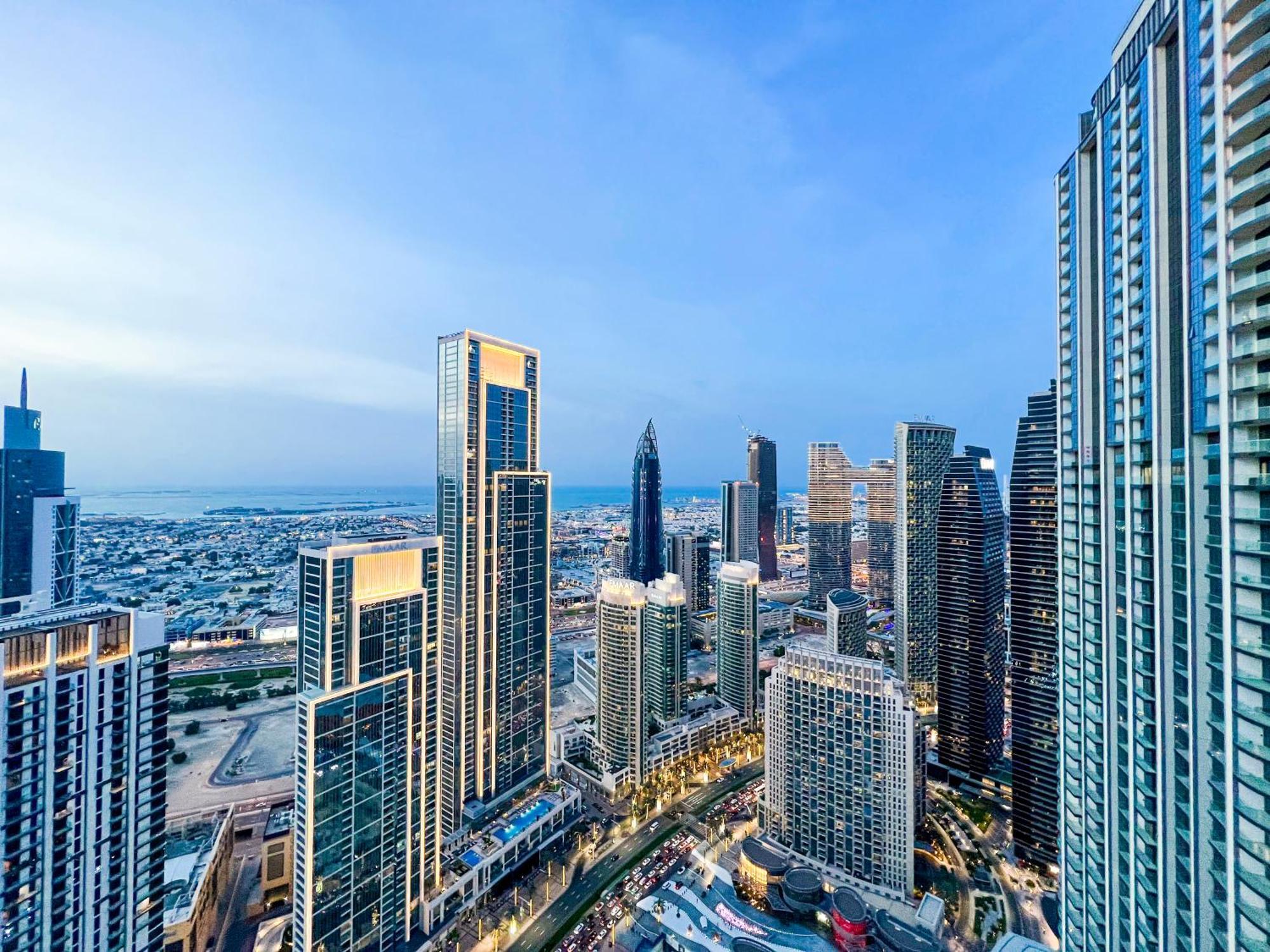 Downtown Luxury - Stunning Burj Khalifa & Sea View - 5 Minutes Walk To Dubai Mall Kültér fotó
