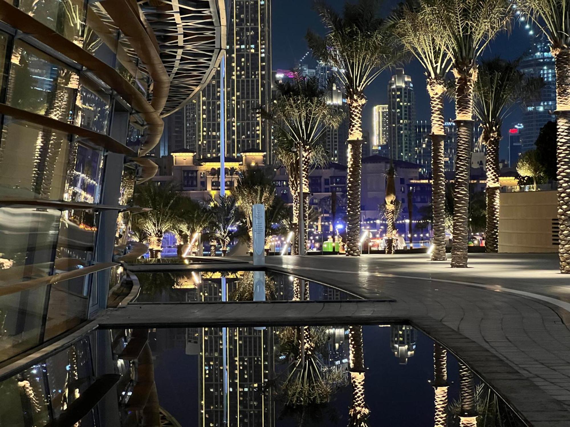 Downtown Luxury - Stunning Burj Khalifa & Sea View - 5 Minutes Walk To Dubai Mall Kültér fotó